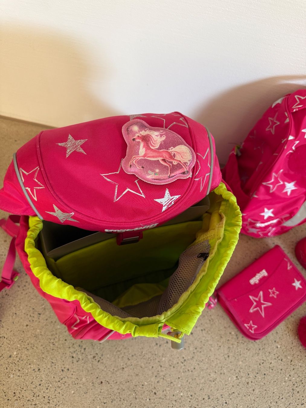 Ergobag Kindertaschen: Ergobag Schulrucksack Set Pink Sterne – Gebraucht aus Wohlen AG von sel_2zd6 6