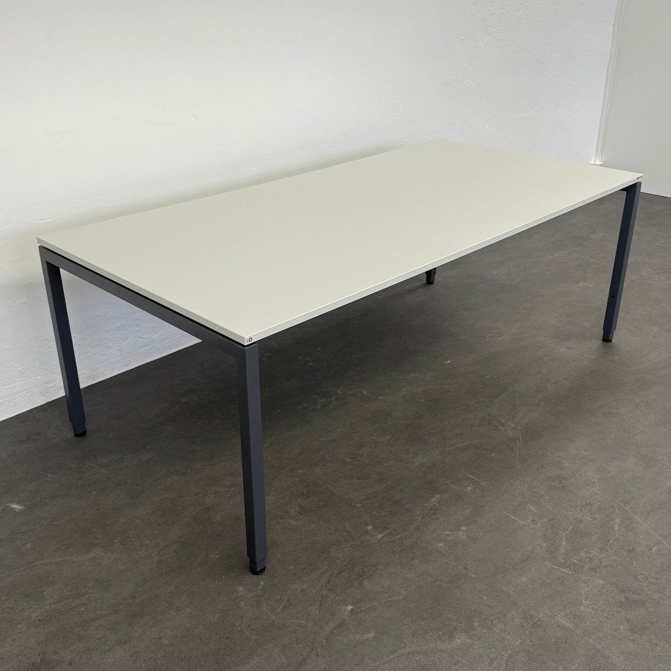 Lista Schreibtische: Lista Office Motion Schreibtisch Lichtgrau/Anthrazit - – Gebraucht aus Schönenwerd von mcofficeshop 1