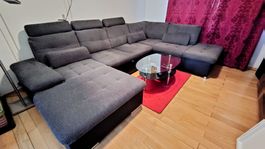 Grosses Sofa / Bettsofa mit Bettzeugkasten + Salontischli