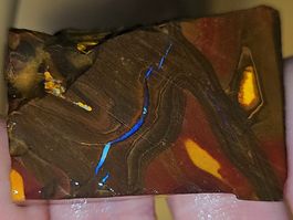 Koroit Boulderopal Rohstein