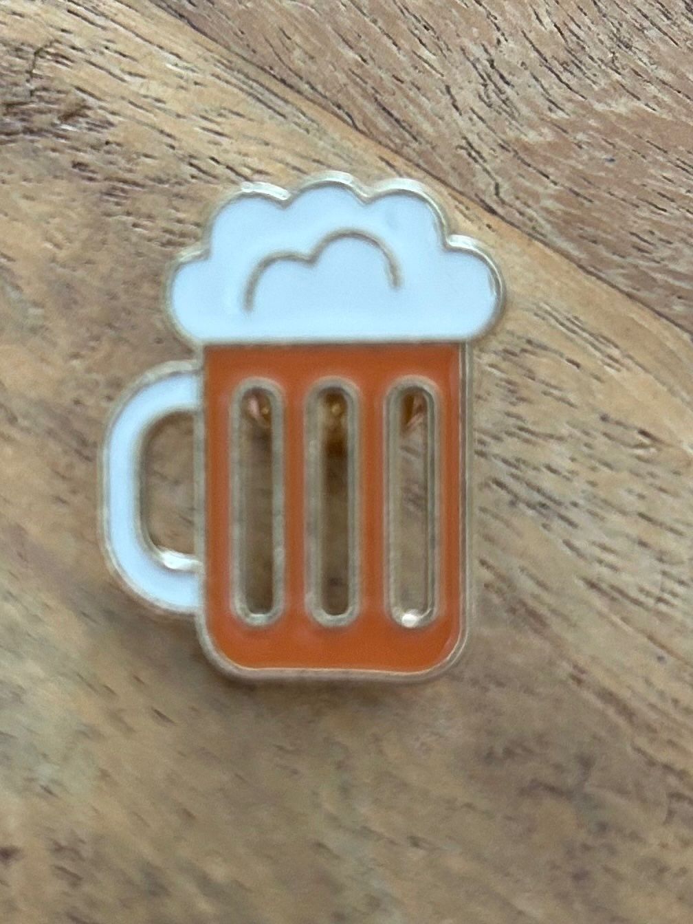 Plaquettes & Badges: Pin Bier – Neuf avec emballage d'origine à Geneve par vane267