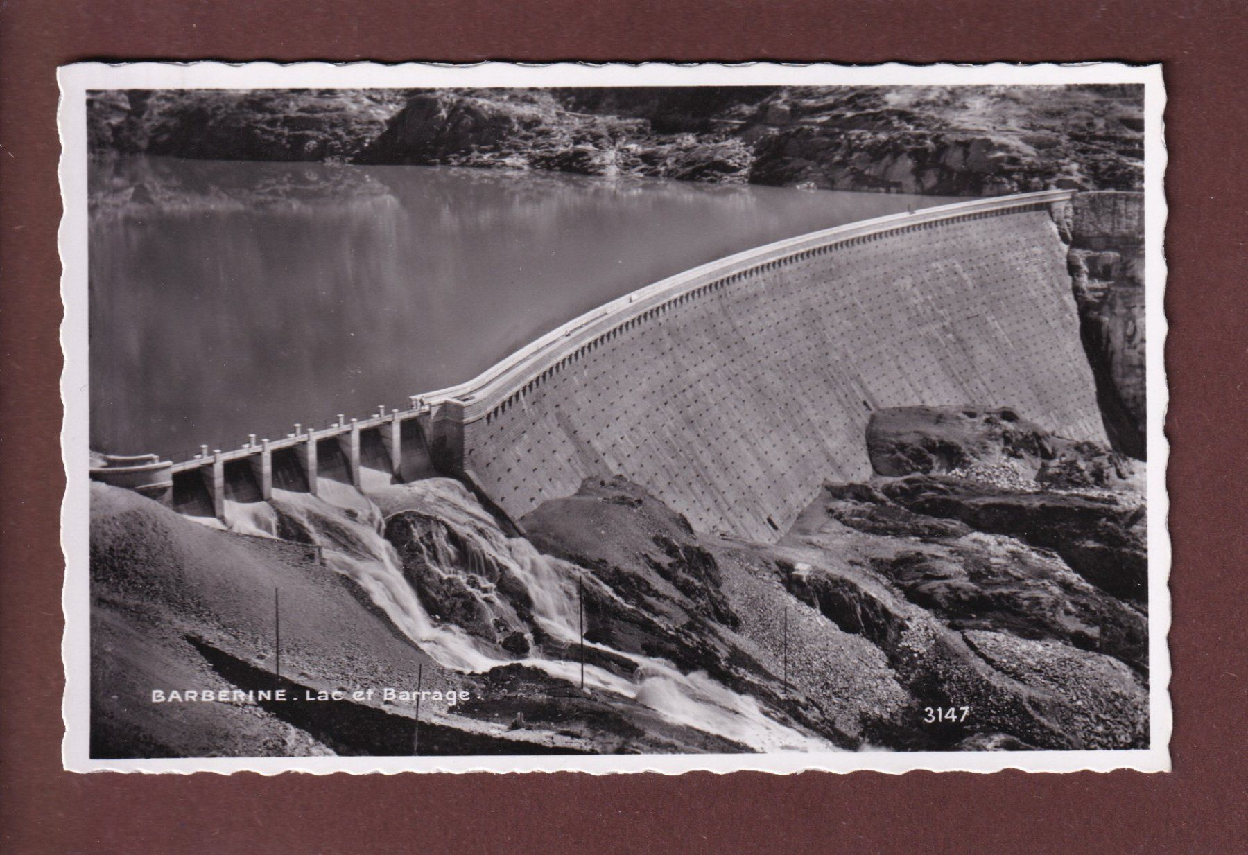 Cartoline postali: BARBERINE - Lac et Barrage – Usato da Pully venduto da nicecards