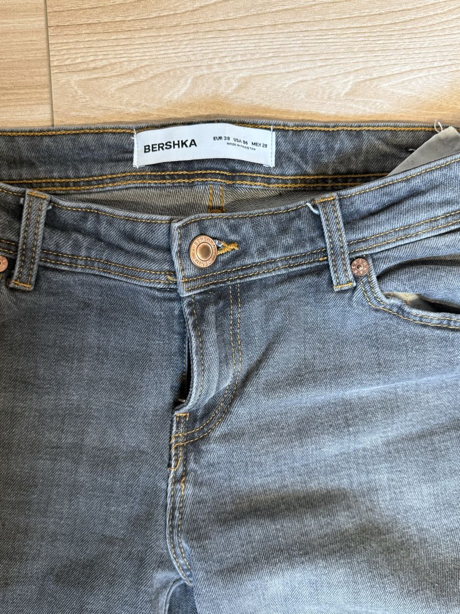 Bershka Jeans: Bershka Low waist Jeans – Neu (gemäss Beschreibung) aus Otelfingen von Holili 1