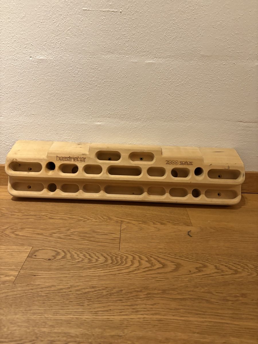 Pareti & prese d'arrampicata: Beastmaker 2000 Series Fingerboard / Hangboard – Usato da Zofingen venduto da noah.aecherli
