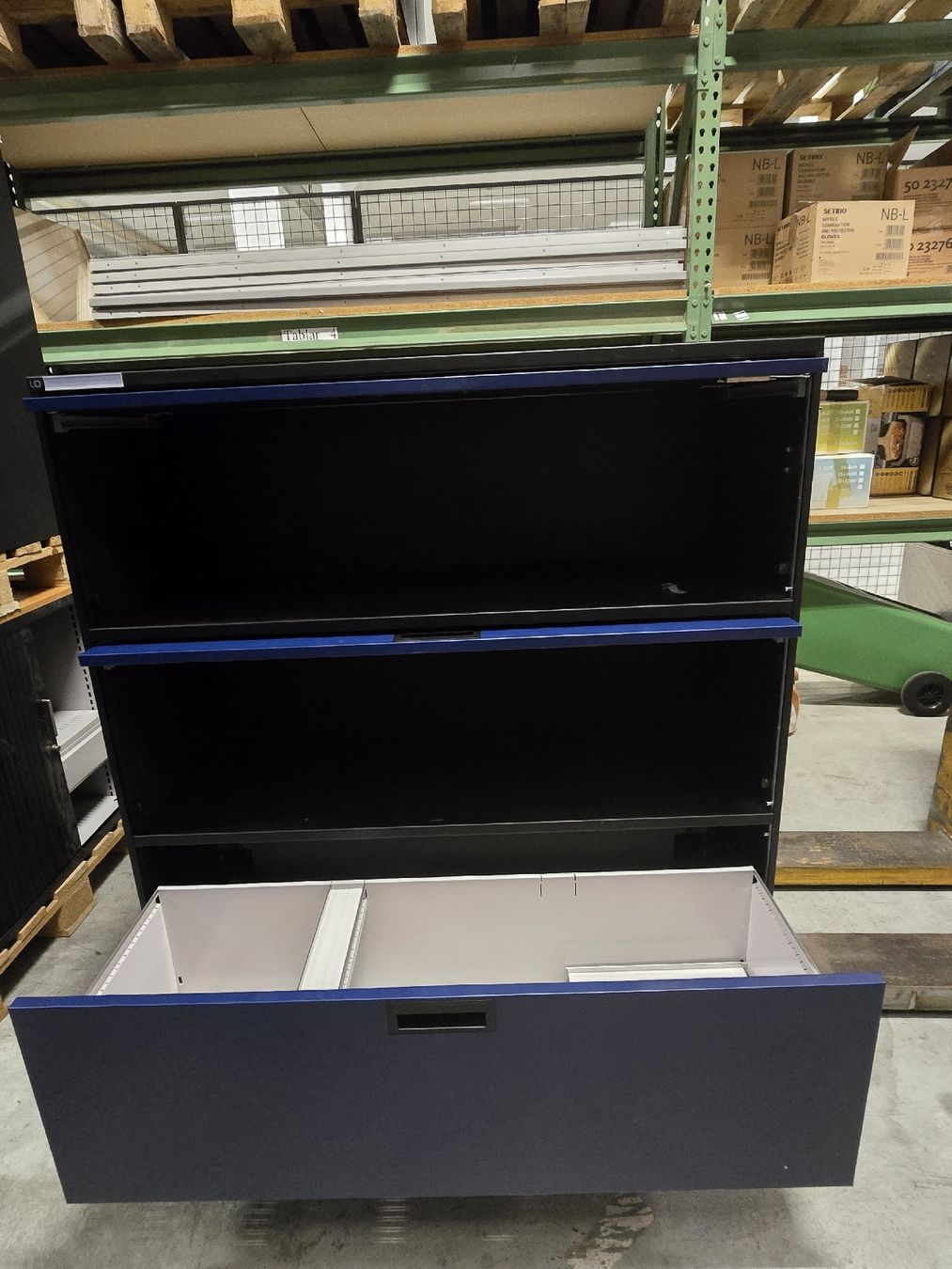 Lista Armadi: Lista Office Schrank – Usato da Safenwil venduto da Leo.87. 3