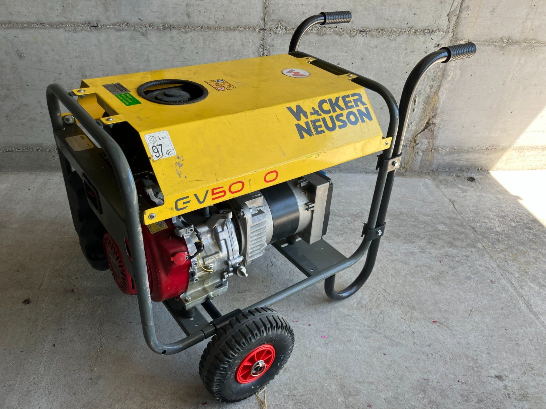 Generatori di corrente: Generator Stromerzeuger 5 KW Wacker Neuson – Usato da Nassen venduto da FIANAE