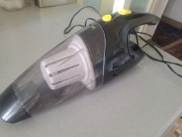 Aspirateur a mains