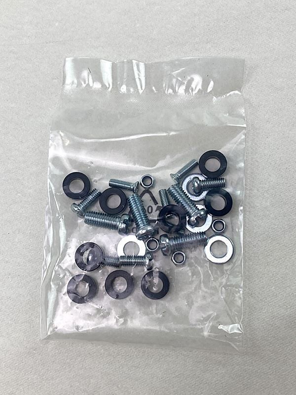 Fixations: XANTRON | VESA ADAPTER | Schwarz | For 23"-42" TVs – Neuf (Voir description) à Wittenbach par Restwert_St-Gallen 1