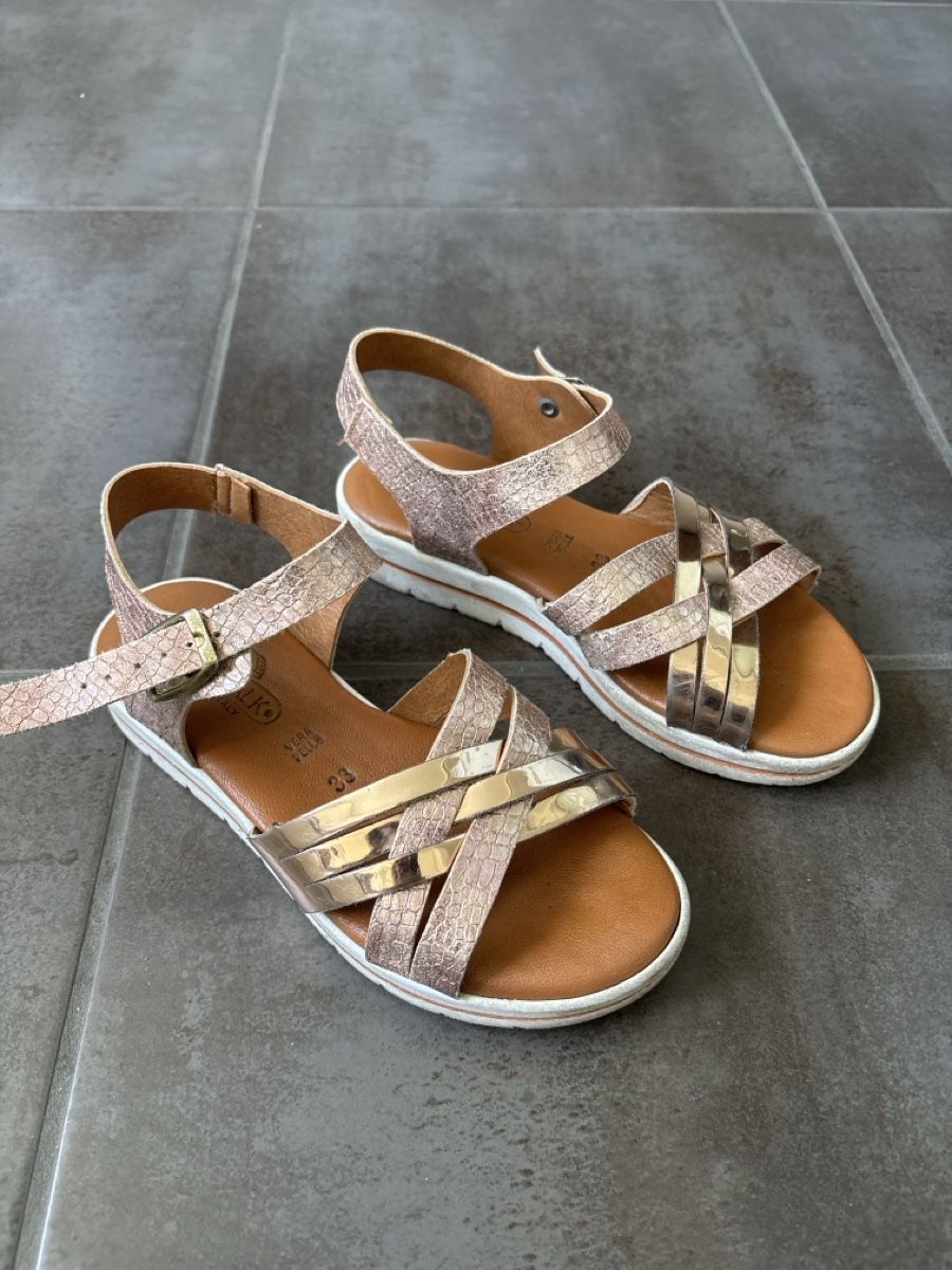 Scarpe per ragazze: Sandalen für Mädchen gr 33 – Usato da Unterseen venduto da Jubrunner