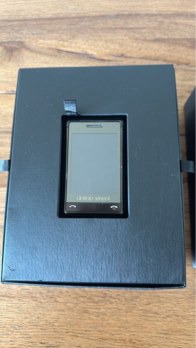Samsung Portables: Giorgio Armani Samsung Handy – Défectueux à Lenzburg par eyworld