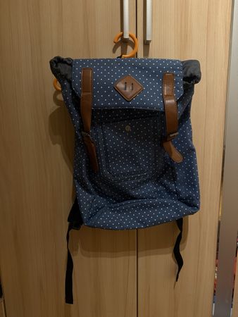 Sac à dos bleu à pois 