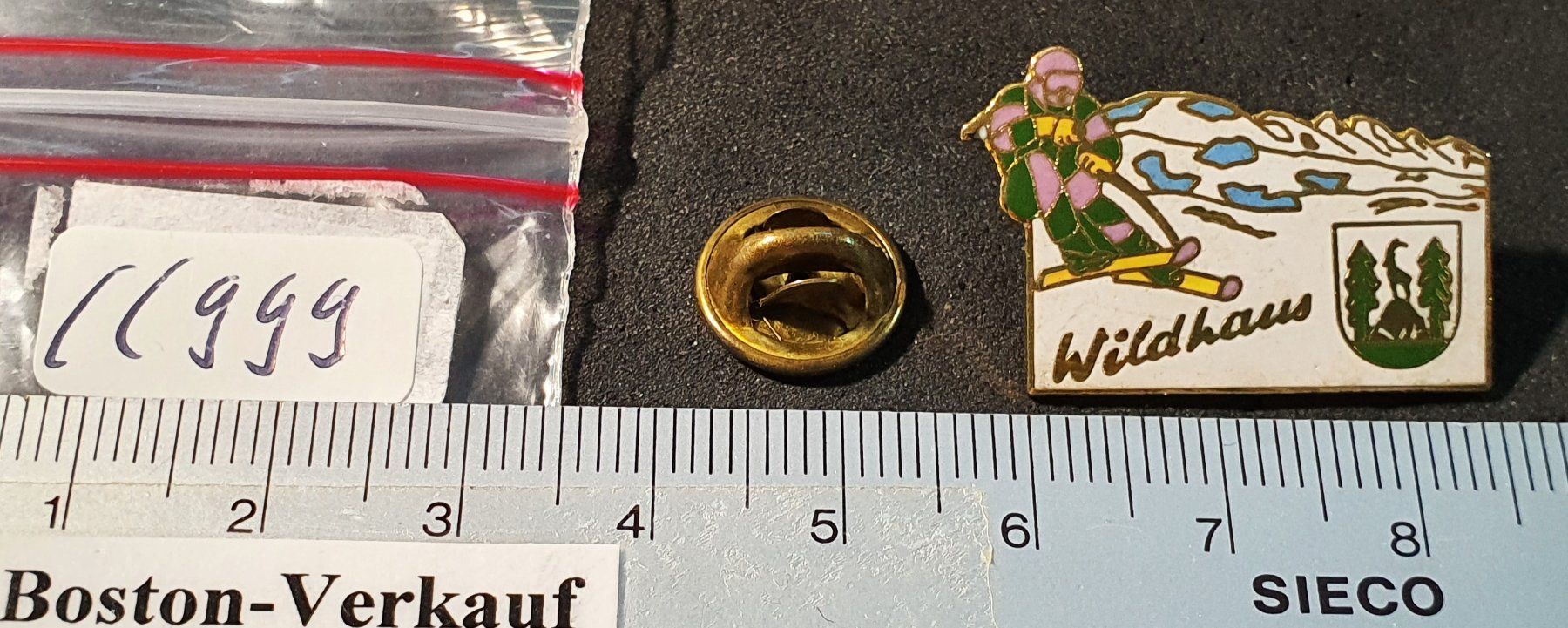 Placchette & Badge: CC999 - Pin Wildhaus - Skifahrer – Usato da Reinach BL venduto da Boston-Verkauf 1