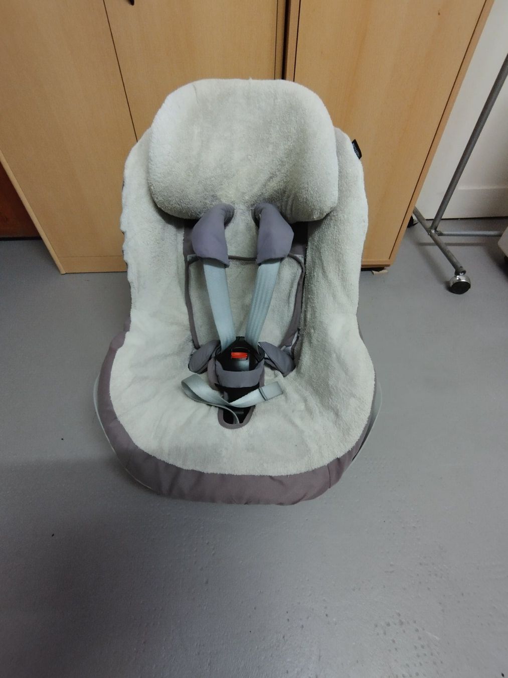 Maxi-Cosi Seggiolini per auto: Kindersitz mit isofix Station – Usato da Huttwil venduto da vsrf11 6