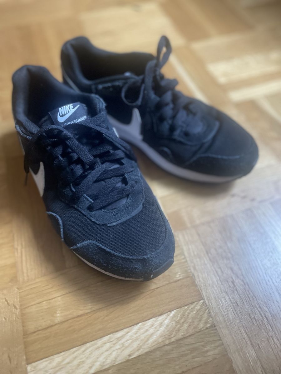 Nike Scarpe da donna: Nike Venture Runner 38.5 – Nuovo (secondo la descrizione) da Zürich venduto da jir_k6j2 1