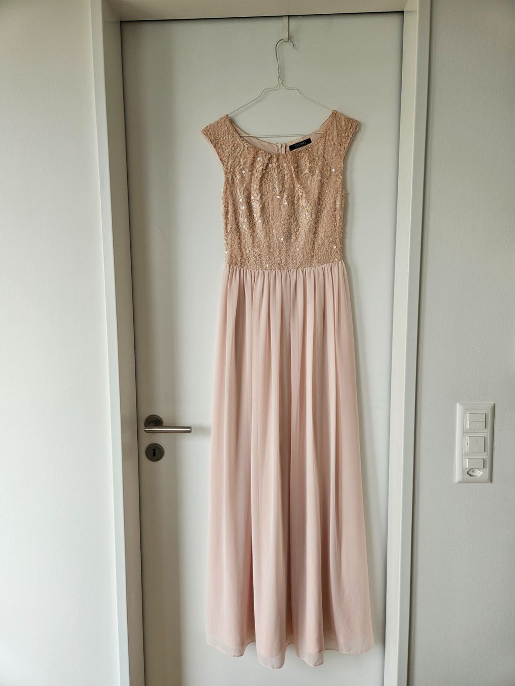 Vestiti: Abendkleid SWING (Gr 34) – Usato da Zürich venduto da Aleick