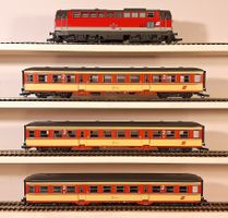 ÖBB 2043 mit Nahverkehrswagen