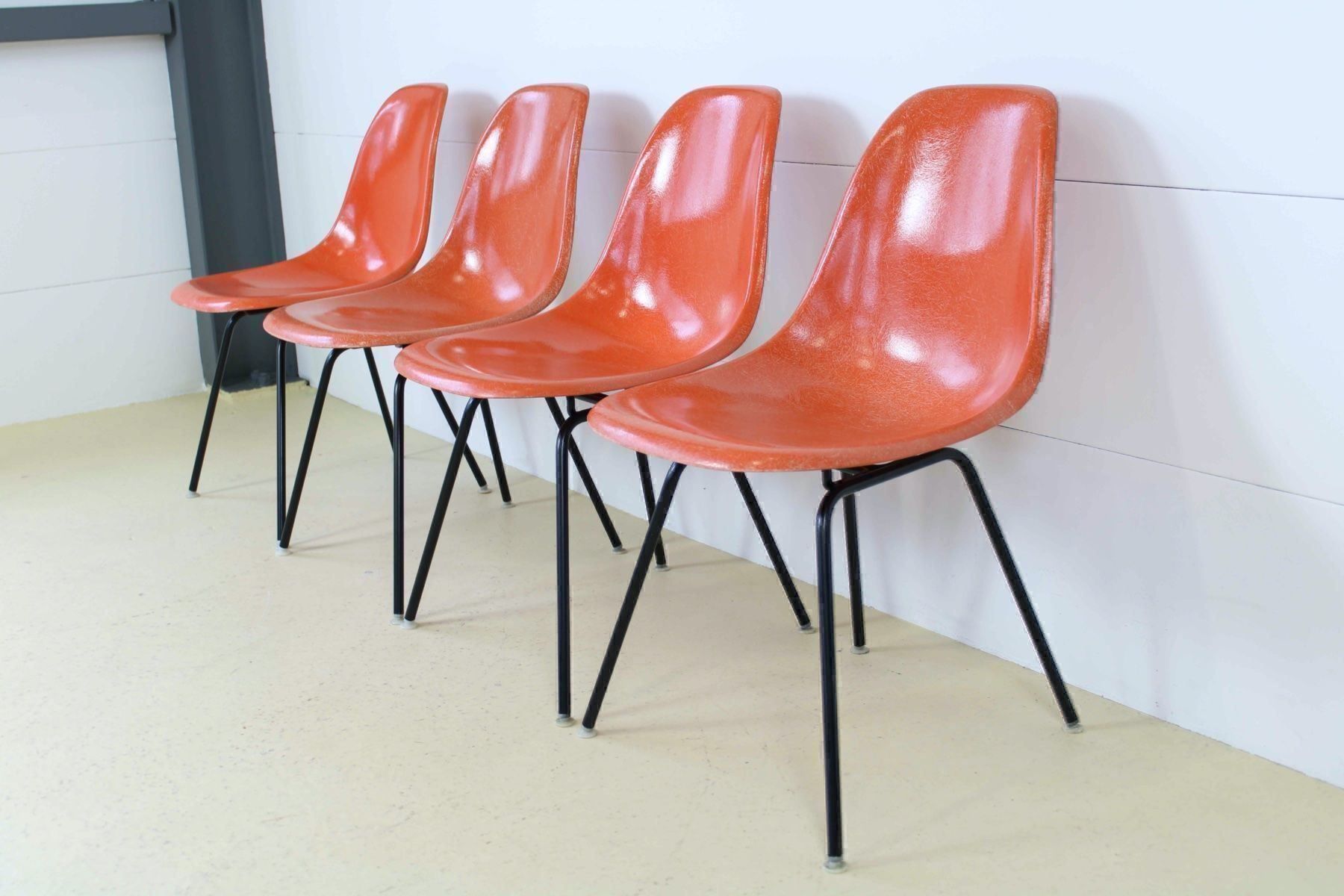 Stühle: Orange Eames Fiberglas Stühle, H. Miller – Gebraucht aus Meinisberg von atelier_TILIJA 8