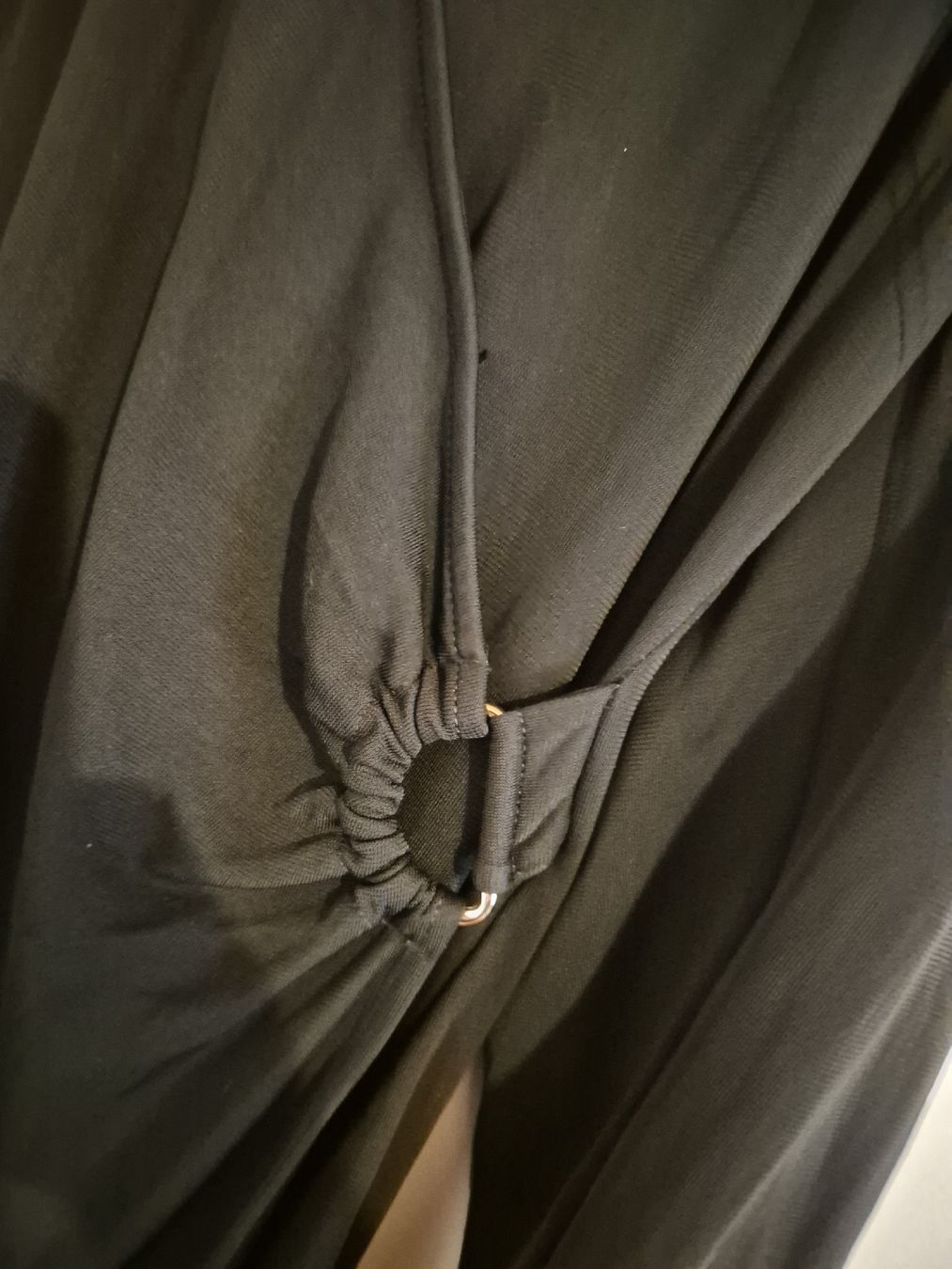 Kleider: Elegantes, schwarzes Kleid, Grösse 40/42 – Gebraucht aus Balterswil von bischoftanja 1