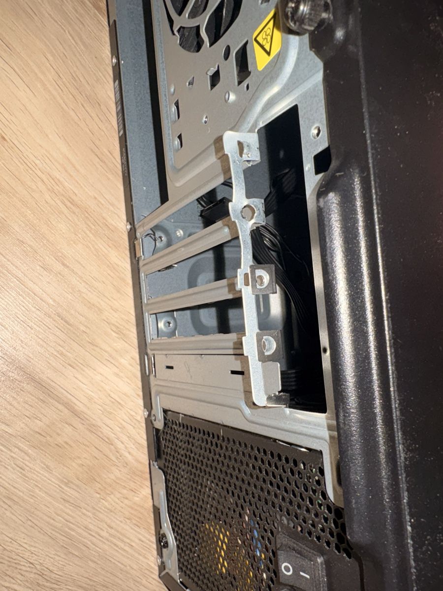 Boîtiers: Boitier pc + Alimentation  – Défectueux à Dompierre FR par PRiT_Madara 3