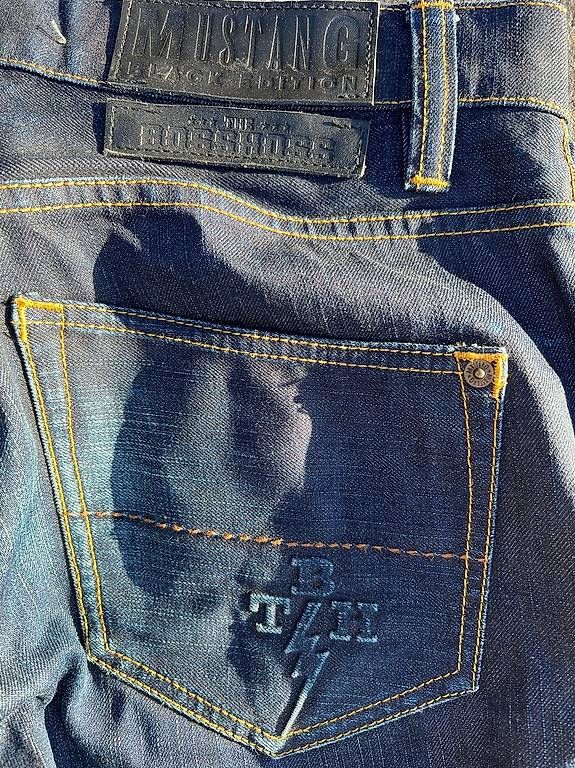 Jeans: The BossHoss Jeans Mustang Black Edition – Usato da ossingen venduto da maho888 1