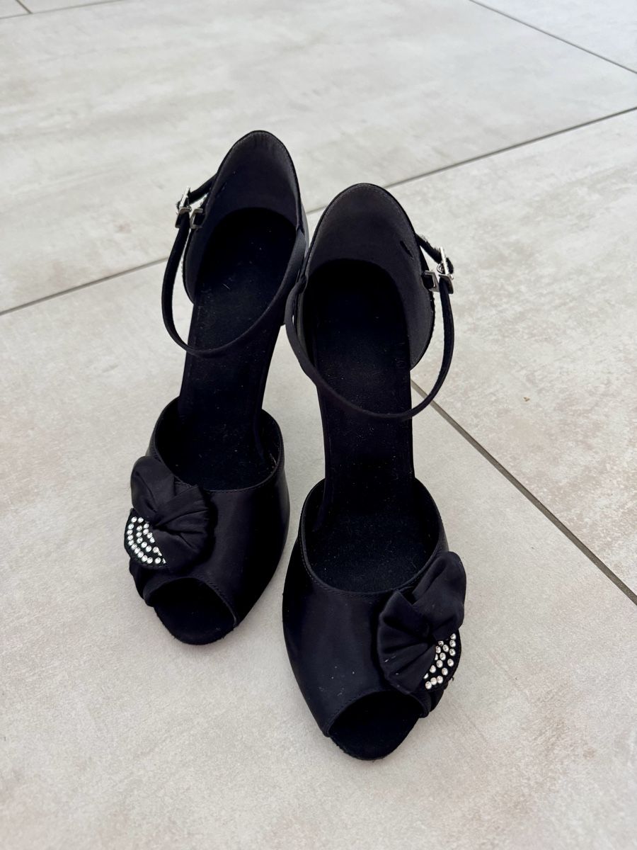 Damenschuhe: Supadance Black Satin size 39/40 – Gebraucht aus Langnau am Albis von Sophie_Jarolimova 1