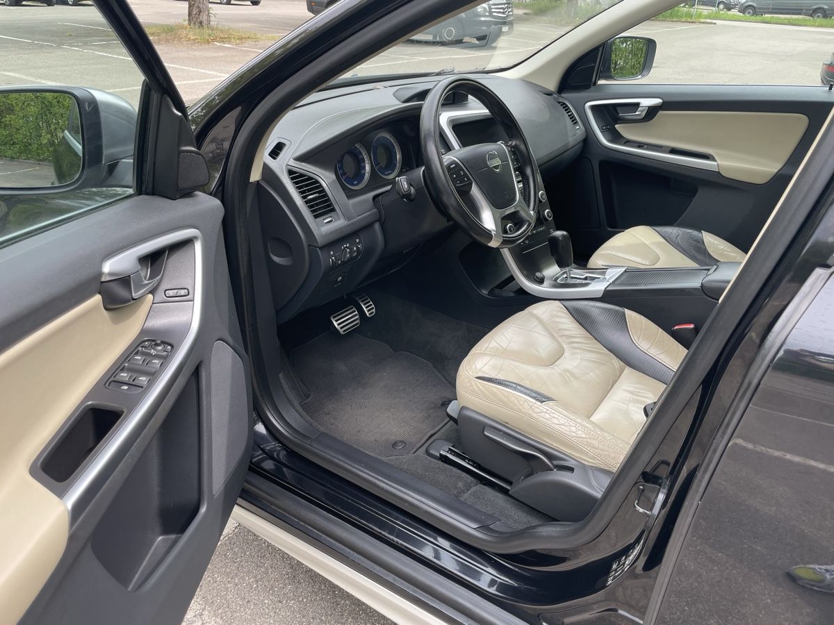 Volvo Automobili: Volvo XC60 D5 AWD – Usato da Effretikon venduto da Effi75 1