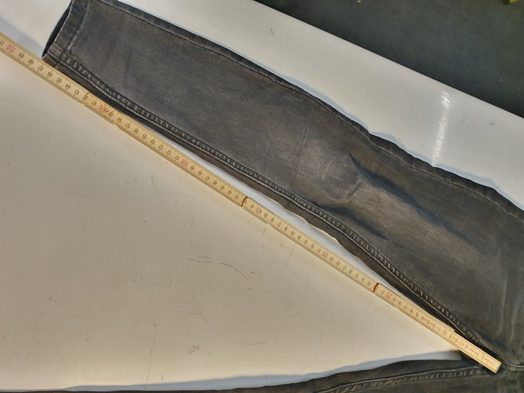 Vero Moda Jeans: Vero Moda Jeans schwarz grösse 30 – Usato da Zürich venduto da loosebone 3
