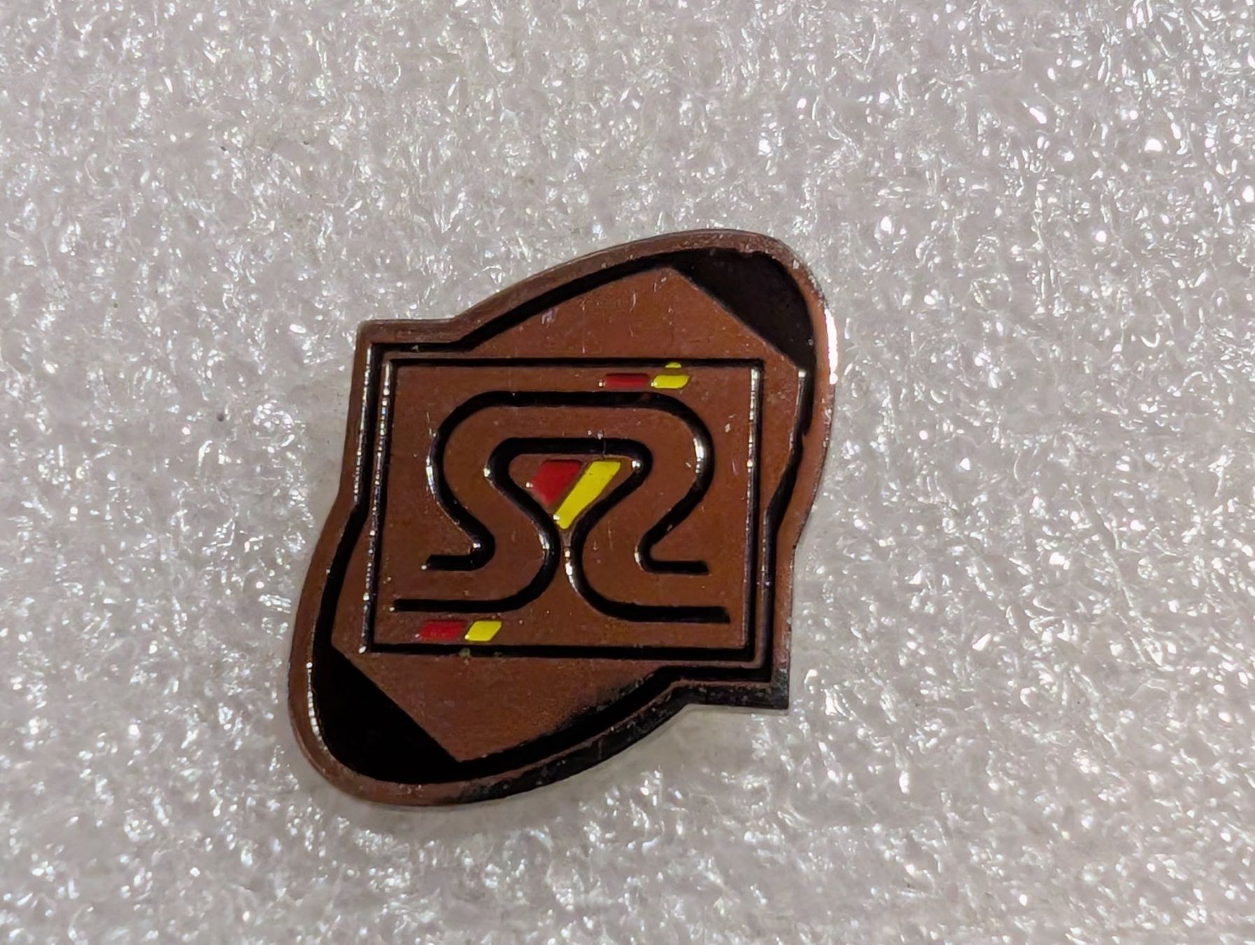 Placchette & Badge: Ansteckpin 296: S2 – Usato da Oppligen venduto da Pin-Fall-Shop