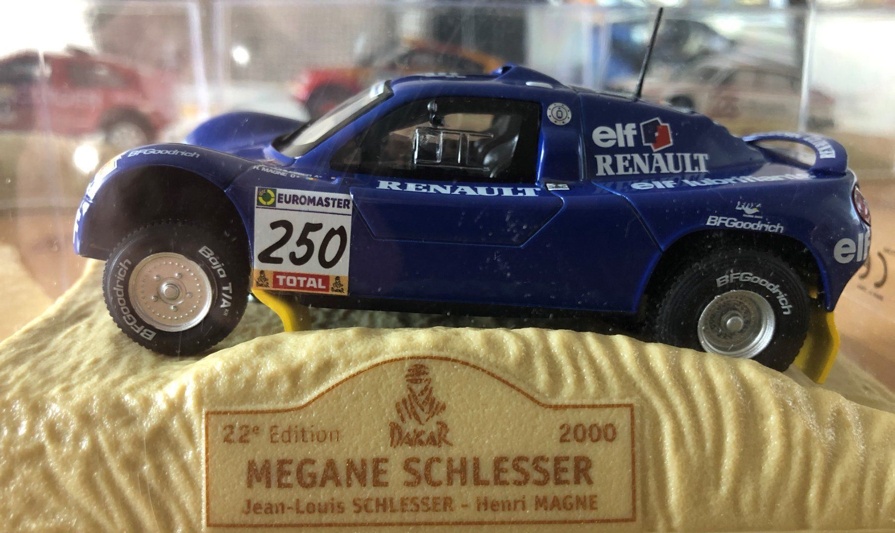 Norev Modellini d'auto: Buggy Megane Schlesser 2000 Dakar – Nuovo e nell'imballaggio originale da Meilen venduto da rdv_n7s9 1
