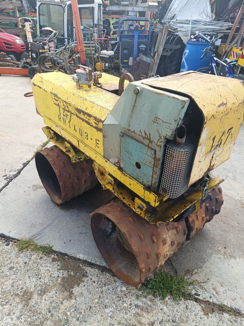 Rammax Toutes les machines: Rammex RW1403-E Walze gebraucht – Défectueux à St. Antoni par DuraMa 1