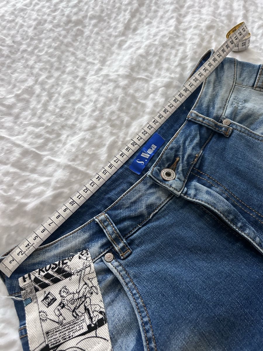 Jeans: Jeans mit Comic-Patches / Destroyed Look Gr. S – Usato da Winterthur venduto da celine_benz 6