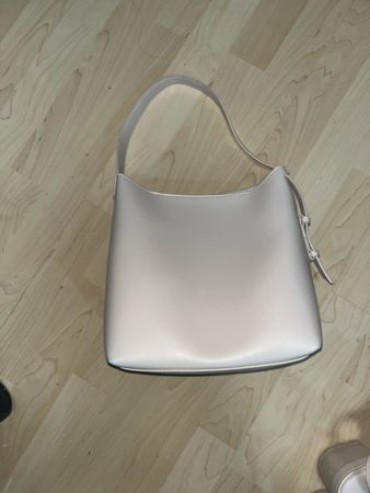 Trendige Handtasche in Creme-Weiss, neuwertig, Top Zustand!