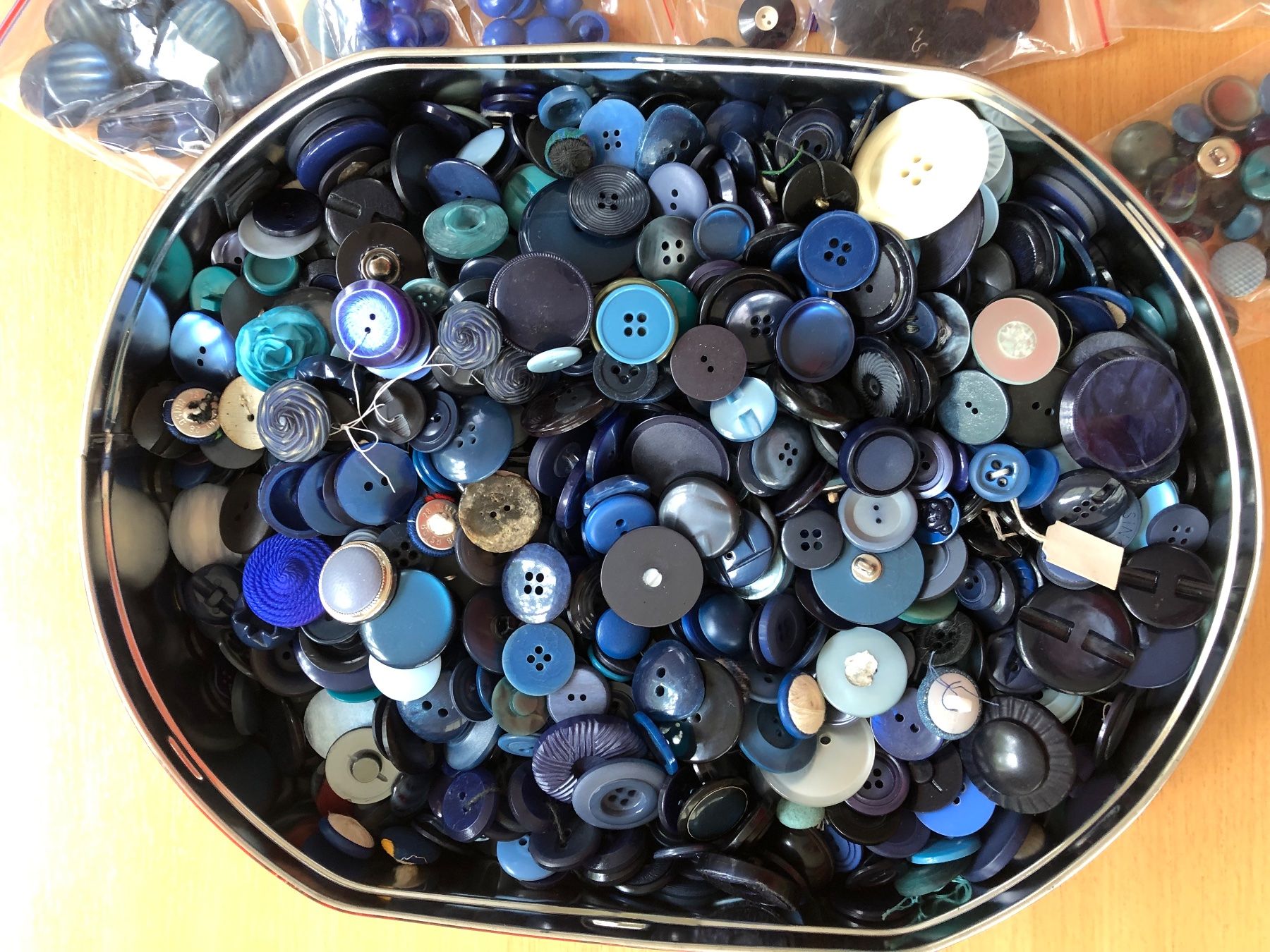 Knöpfe: Lot Knöpfe Blau ca. 1,8 Kg – Gebraucht aus Sirnach von Goforit2001 2