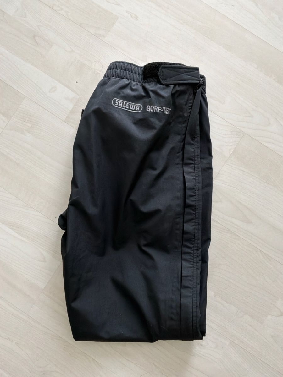 Salewa Hosen: Outdoor / Regenhose SALEWA, Gr. M – Gebraucht aus Bremgarten AG von Belana0