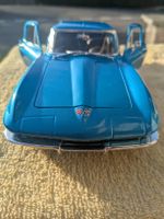 Modellauto Chevrolet Corvette C2 blau Skala 1:18 neuwertig