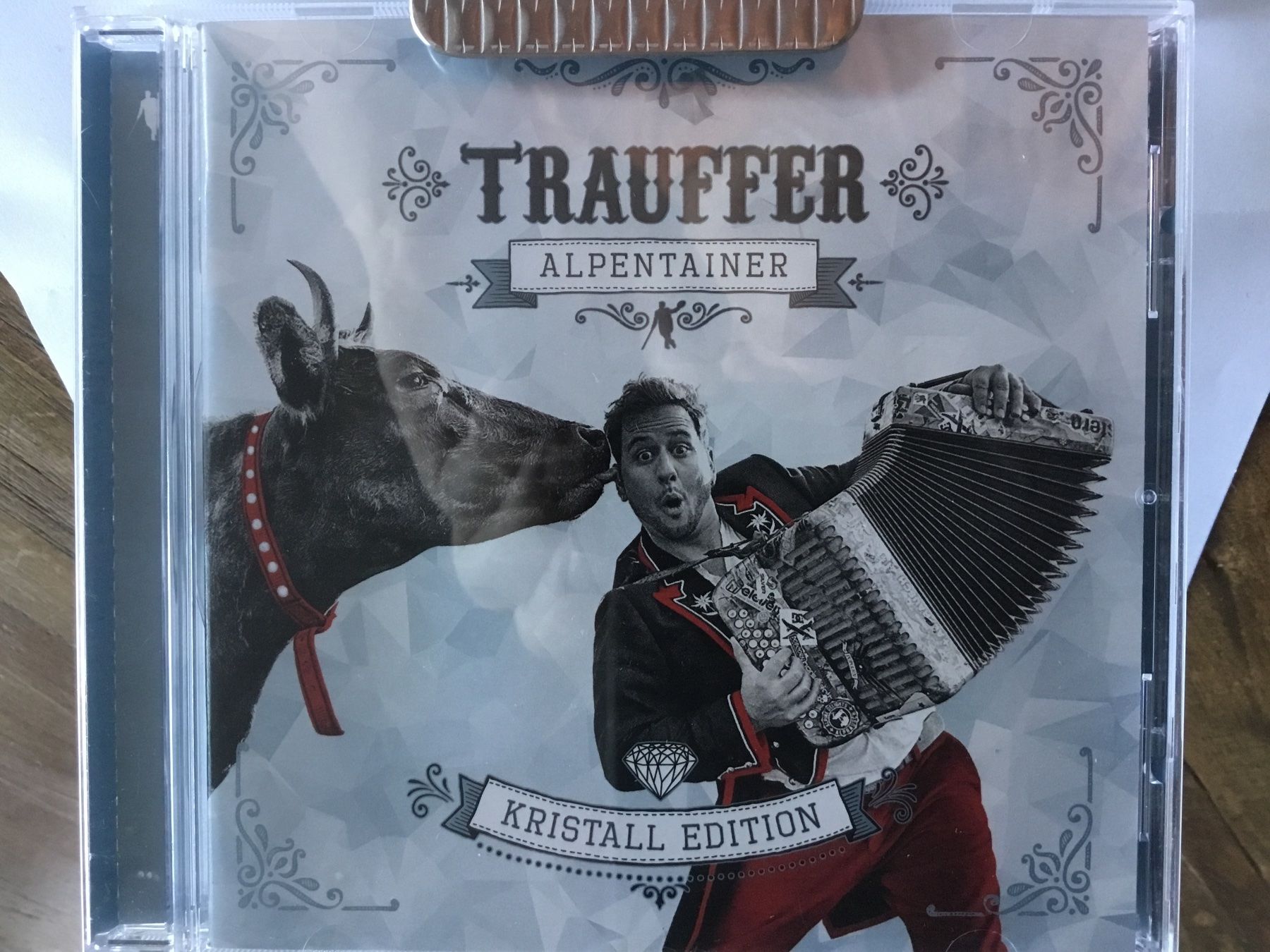 CD: Trauffer - Alpentainer Kristall Edition  u – Usato da Thierachern venduto da sweden08