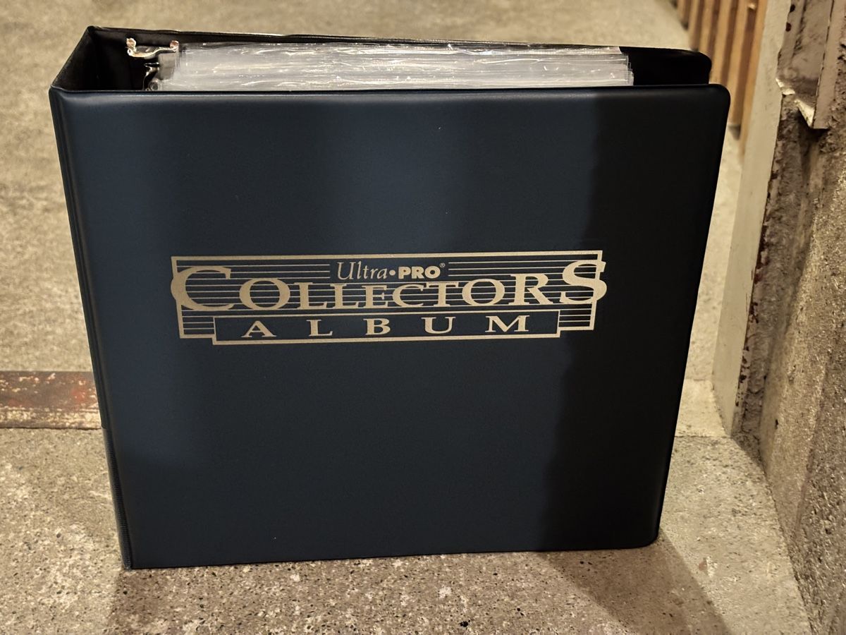 Classeurs: Ultra Pro Collectors Ordner – D'occasion à Luzern par Armastra