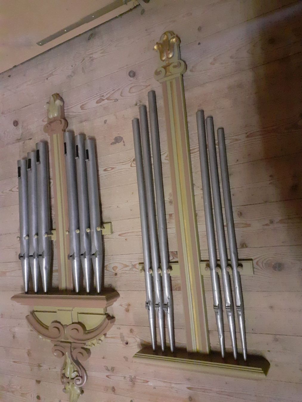 Wurlitzer Musikinstrumente: ❤ 2 Barock Halterungen oder Gestelle mit Orgelpfeifen..👀 – Gebraucht aus Wetzikon ZH von Patina-Art 6