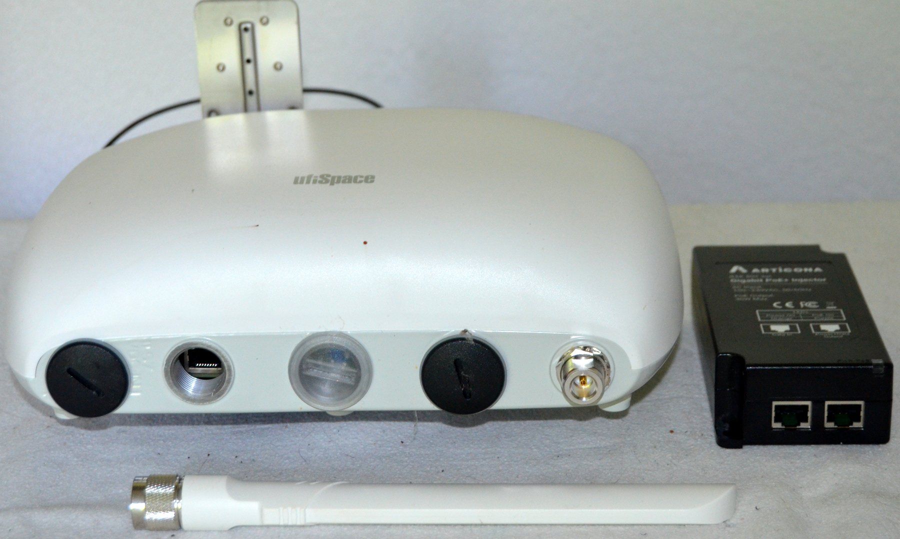 Modem & Router: UfiSpace GML810E-868U Outdoor LoRa Gateway – Usato da Collonges venduto da arashee 2