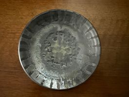 Keramikschale dunkel mit strukturierter Oberfläche 15cm