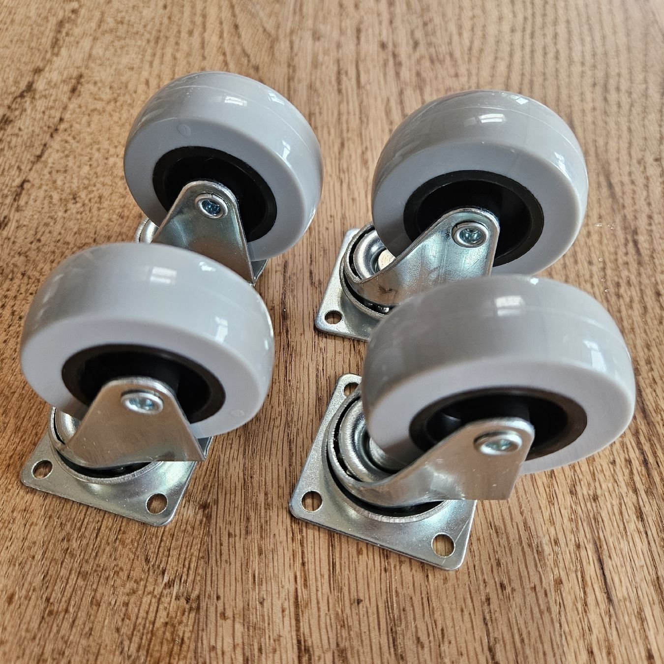 Ikea Autre stockage et transport: Ikea Möbelrollen 4er Set "Rill" – D'occasion à Wettingen par Christianv
