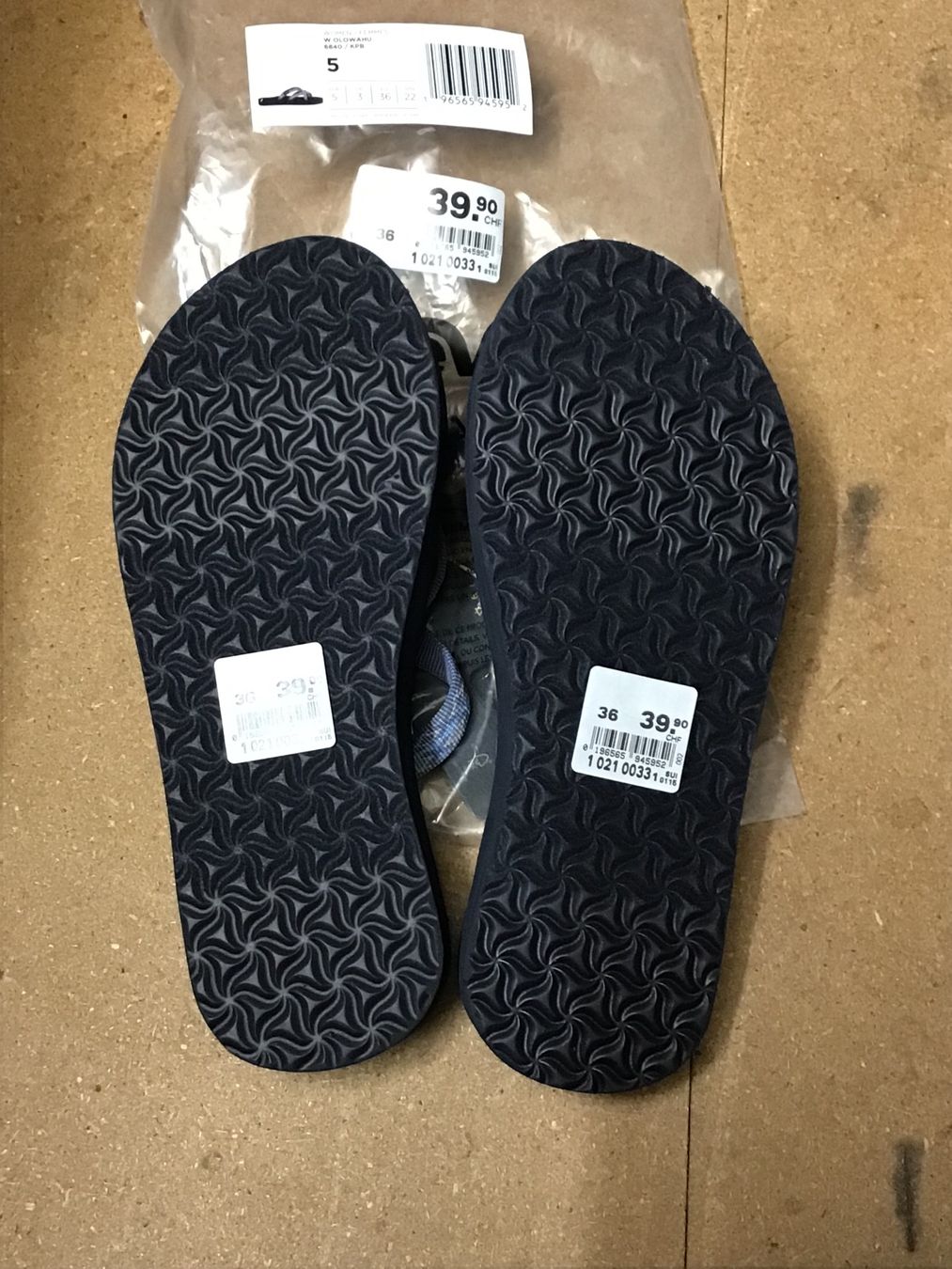 Teva Scarpe da donna: Teva Olowahu Flipflop Gr.36 – Nuovo e nell'imballaggio originale da Rotkreuz venduto da GerberaSpider08 1