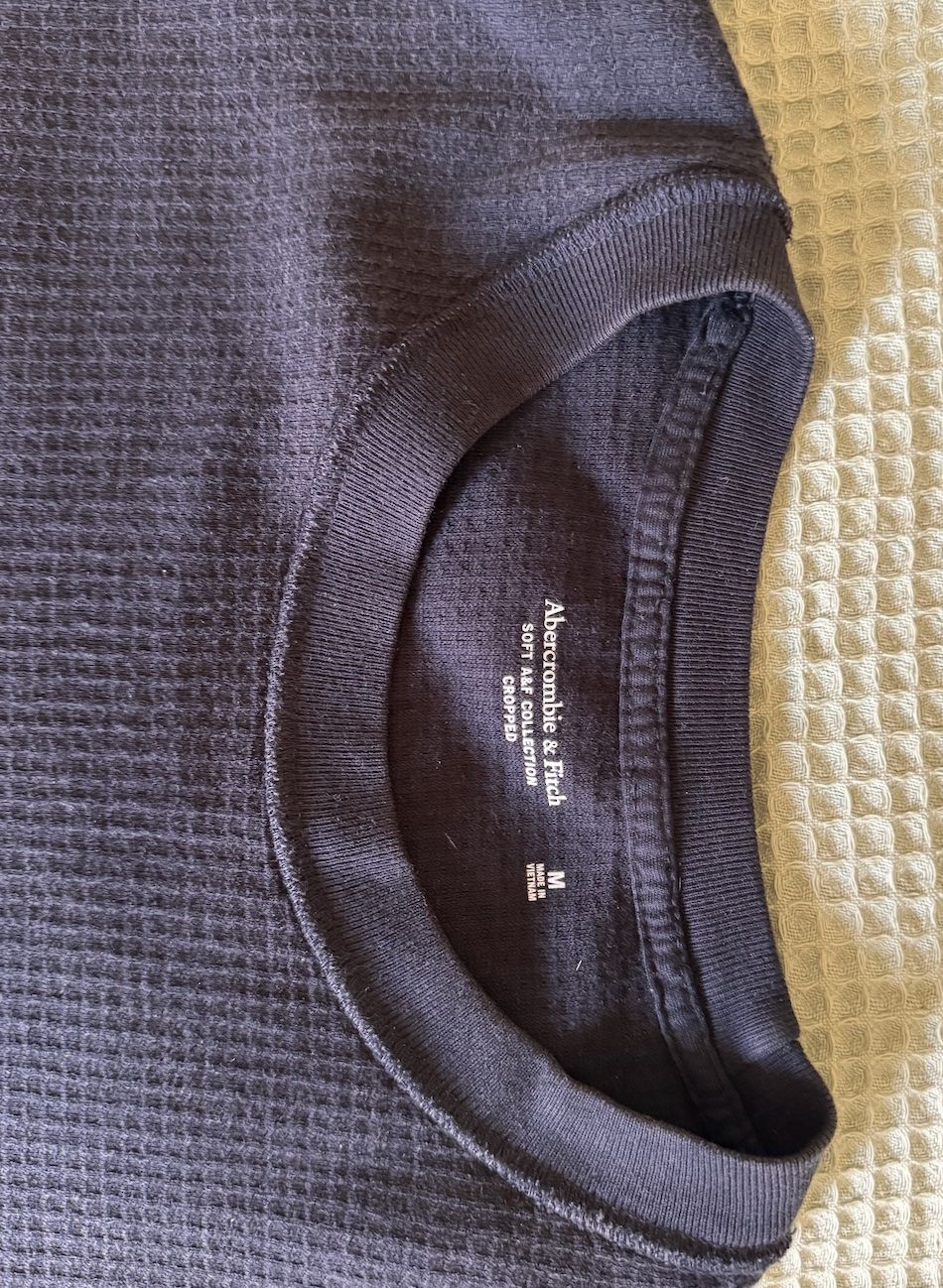 Abercrombie Pullover & Sweatshirts: cropped jumper with washed effect – Gebraucht aus Zürich von mat_n78x 1