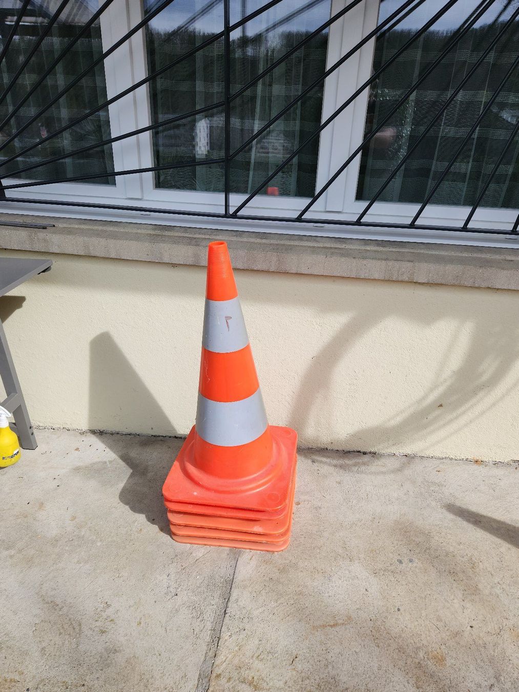 Insegne: Verkehrsleitkegel 75cm Reflektierend – Usato da Aarburg venduto da Se20 1