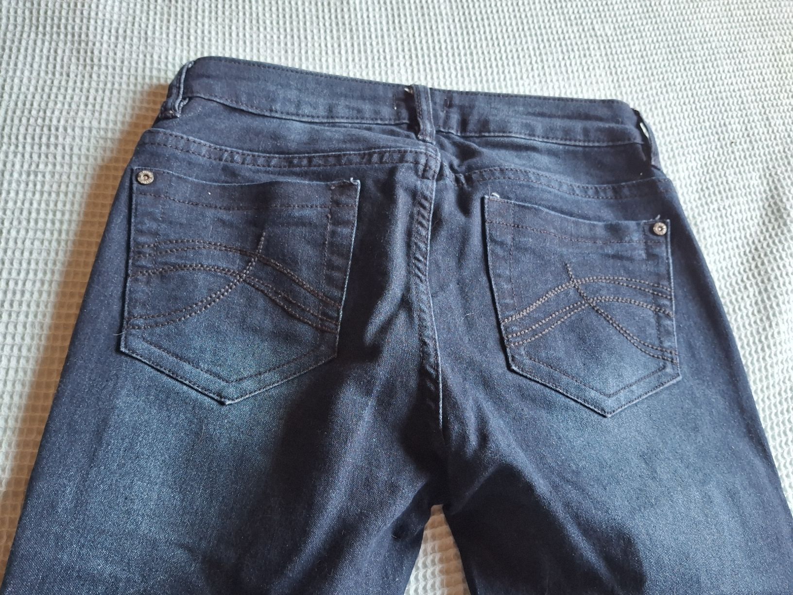 Jeans: Pantalon jeans noir taille 34 marque Chicorée  – Usato da Villiers venduto da san_jn5w 5
