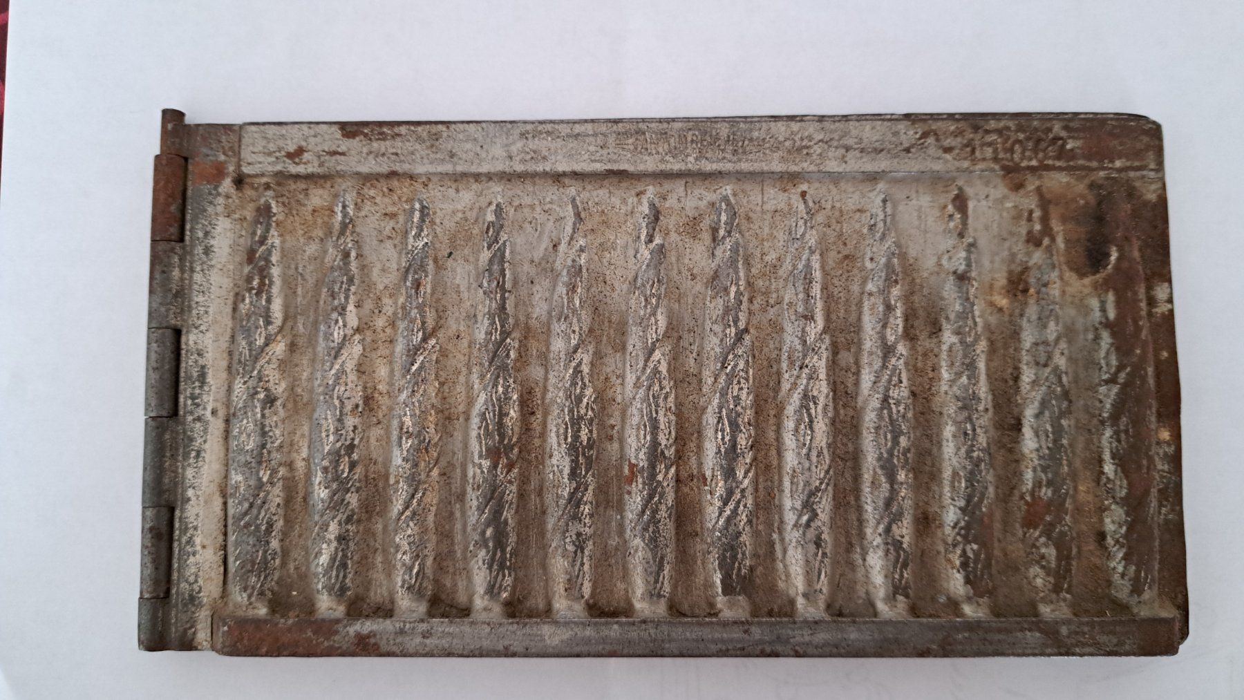 Moules à gâteaux: Antike Schokoladengiessform von Anton Reiche – D'occasion à Itingen par Muggnog