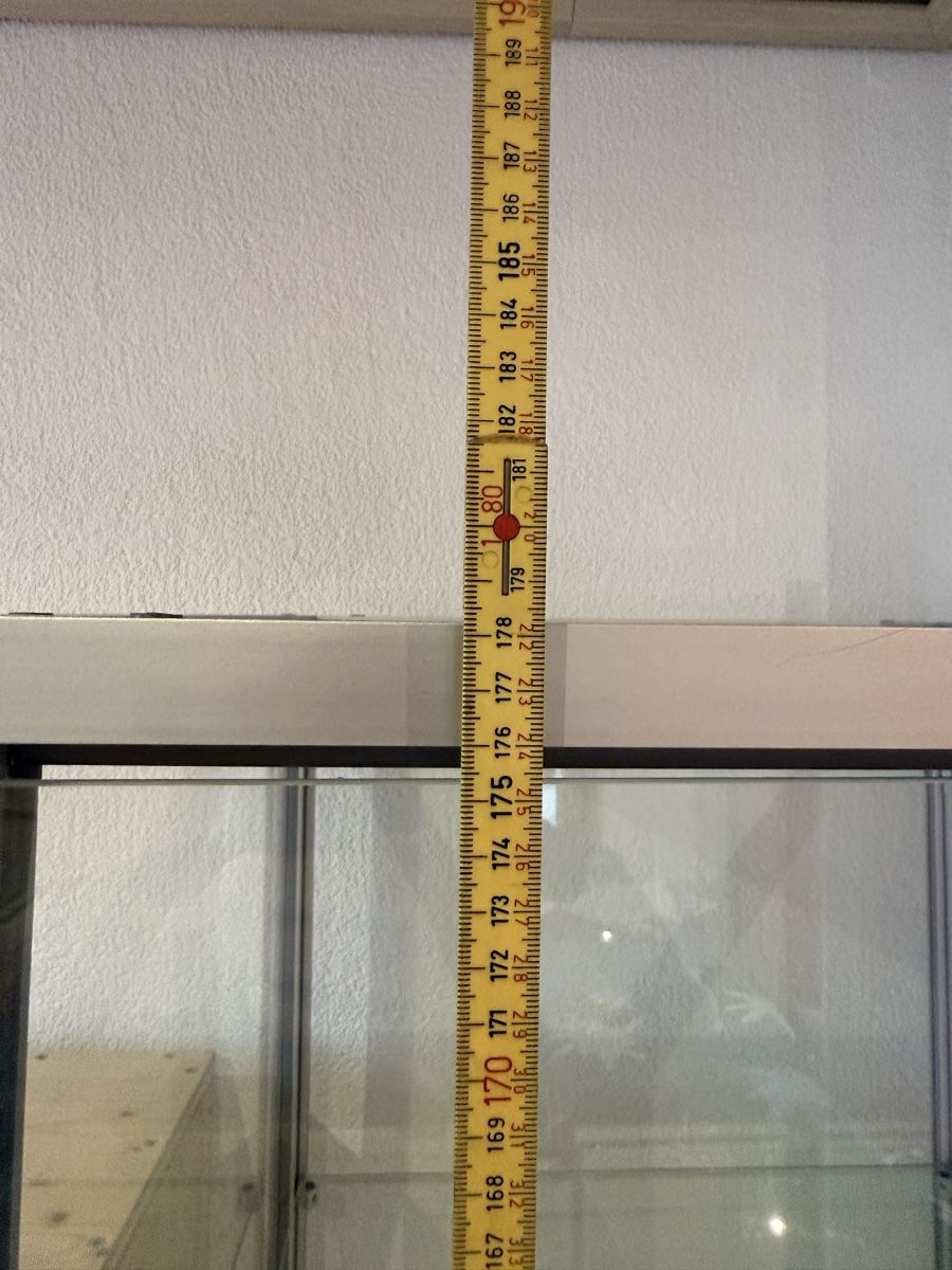 Vetrine: Glasvitrine inkl. 2x Schlüssel – Usato da Reisiswil venduto da uleibundgut 4