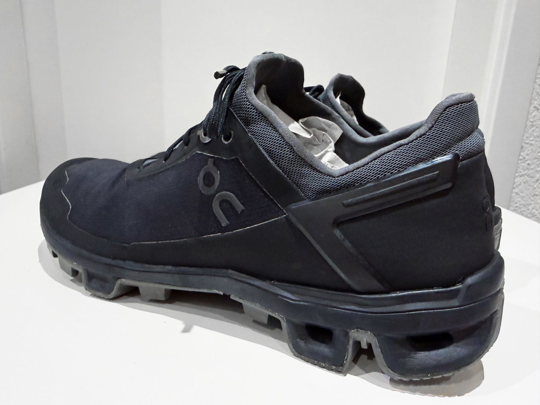 On Scarpe da uomo: ON Running Cloudventure Peak Trailrunning Schuhe Gr. 42 – Usato da Dietikon venduto da Angy94 3