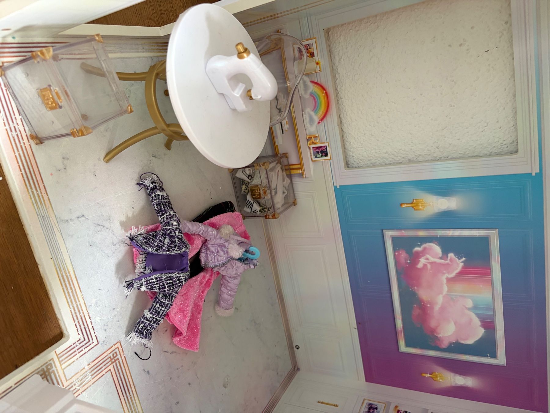 MGA Case e mobili per bambole: Rainbow High Doll House with Accessories Used Condition – Usato da Obfelden venduto da Anne55 3
