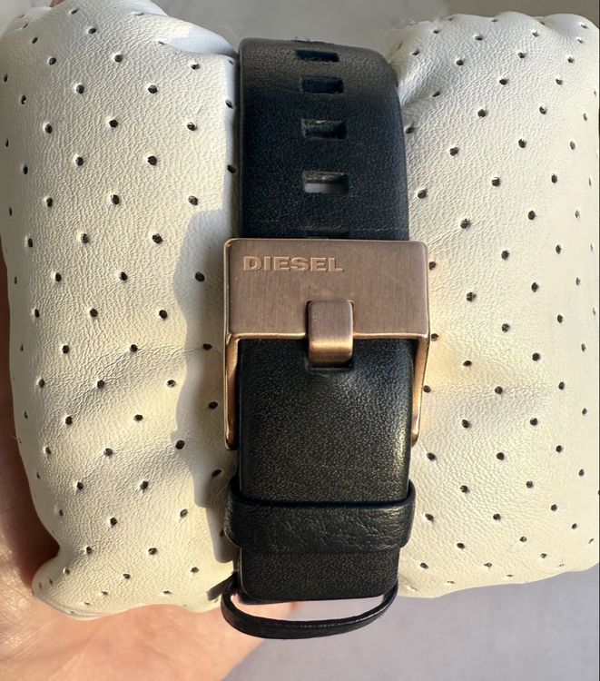 Diesel Orologi: Montre Diesel Femme DZ5481 Cuir Noir - État Excellent! – Nuovo (secondo la descrizione) da Petit-Lancy venduto da ctaz 1